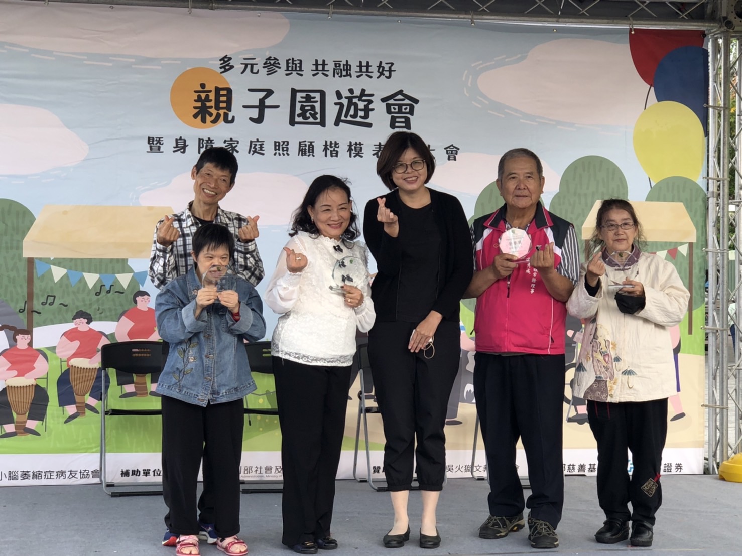 獲頒模範罕病照護家庭 照顧者曝祕訣：偶爾跟他們吵個架